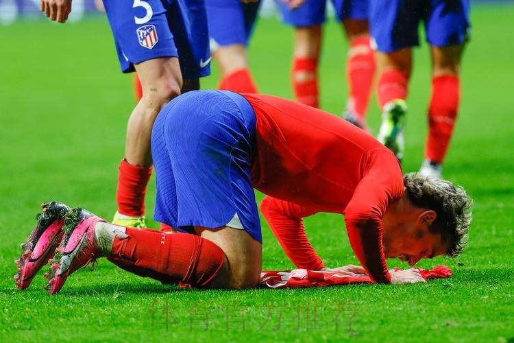 记者：马赛后卫阿格德头部遭撞击 无缘出战皇马